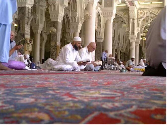 ਹਾਲਾਂਕਿ, ਹੁਣ ਇੱਕ ਮੰਦਰ ਖੁੱਲ੍ਹ ਗਿਆ ਹੈ ਜਿੱਥੇ ਹਿੰਦੂ ਪੂਜਾ ਕਰ ਸਕਦੇ ਹਨ। ਭਾਰਤ ਦੇ ਵਿਦੇਸ਼ ਮੰਤਰੀ ਜੈਸ਼ੰਕਰ ਵੀ ਉੱਥੇ ਗਏ ਸਨ।