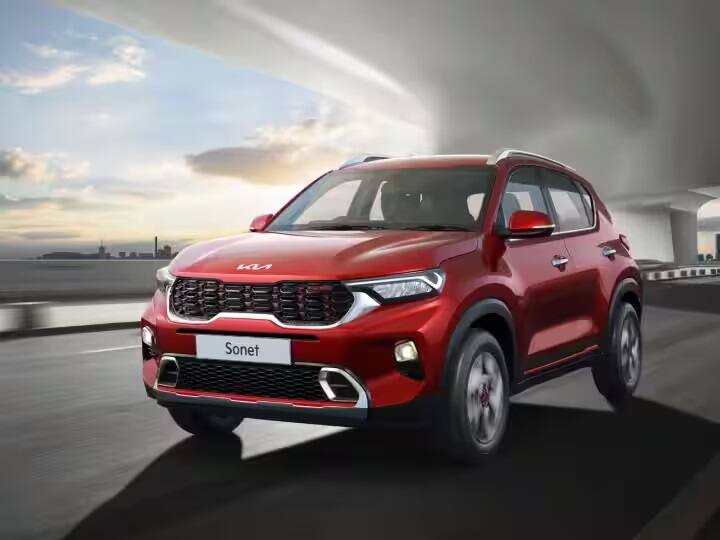 Budget Diesel Cars: ભારતીય માર્કેટમાં પેટ્રૉલની સાથે સાથે હવે ડીઝલ કારોની પણ માંગમાં ખુબ વધારો જોવા મળી રહ્યો છે. દેશમાં કેટલાય એવા ગ્રાહકો છે જે ડીઝલ કારના શોખીન છે, કેટલાય ગ્રાહકો શક્તિશાળી એન્જિનને કારણે ડીઝલ વાહનોને પસંદ કરે છે. જો તમે પણ તેમાંથી એક છો અને તમારા માટે કાર ખરીદવાનું વિચારી રહ્યા છો, તો અહીં બેસ્ટ ઓપ્શન અવેલેબલ છે, જે તમને 10 લાખ રૂપિયાની કિંમતની અંદર જ મળી જશે....