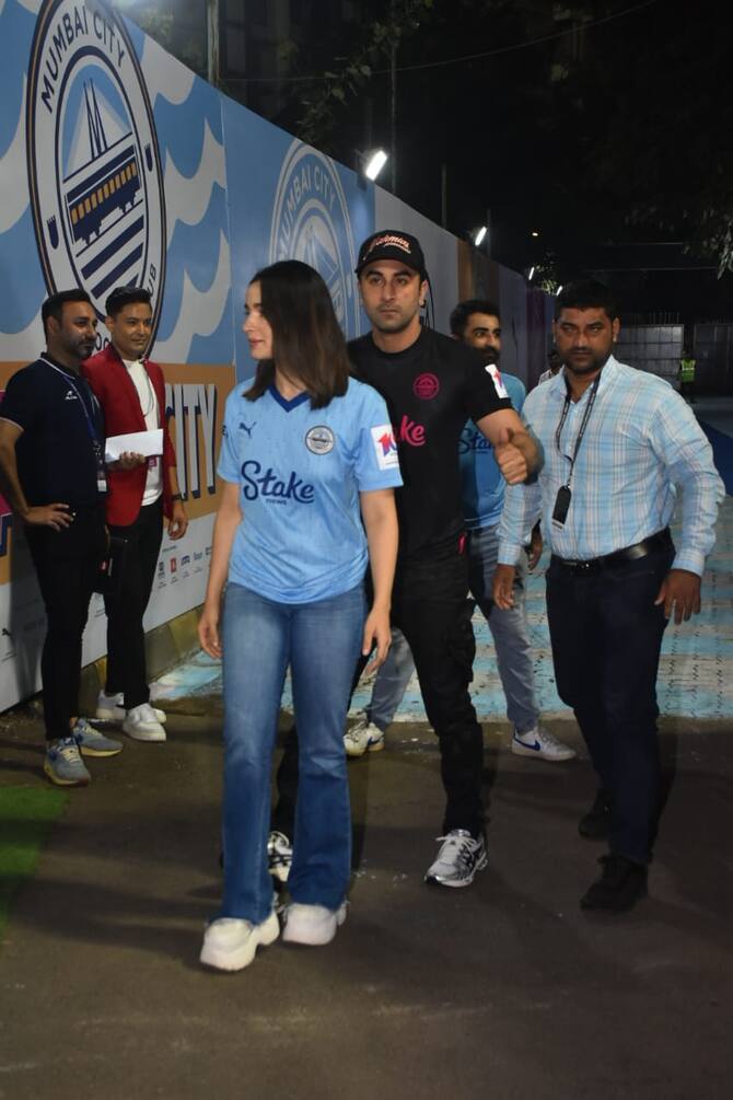 Alia Bhatt and Ranbir Kapoor make heads turn in matching '8' jerseys at  Indian Super League Match