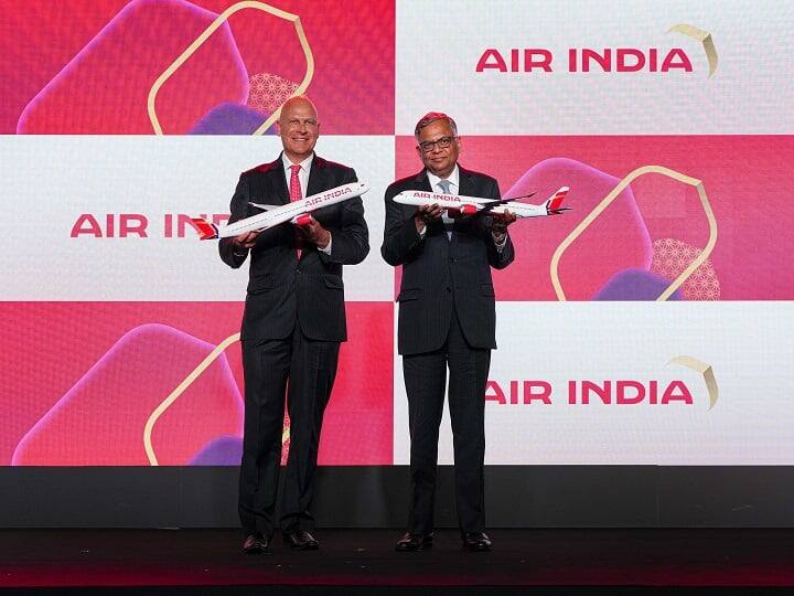 એર ઈન્ડિયાએ વર્ષની શરૂઆતમાં લાલ-ગોલ્ડ-ગોલ્ડ લુકમાં 'ધ વિસ્ટા' સાથે પોતાનું રિબ્રાન્ડ કર્યું હતું.