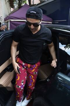 Ranbir Kapoor Photos: ED से दो थोड़ा वक्त मांगकर यहां स्पॉट हुए रणबीर कपूर, सामने आई तस्वीरें