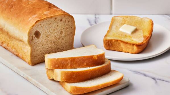 आता ब्रेडवर इतकी छिद्रं का तयार होतात? याबद्दल जाणून घेऊया.