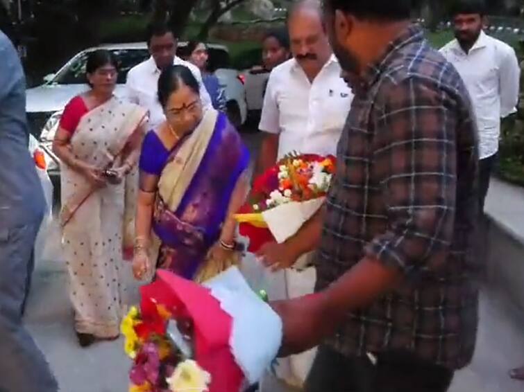 KCR wife shobha and family visits Tirumala, stays at Sri Rachana guest house KCR Family Tirumala: తిరుమలలో కేసీఆర్ భార్య, ఫ్యామిలీ - రేపు శ్రీవారి దర్శనానికి