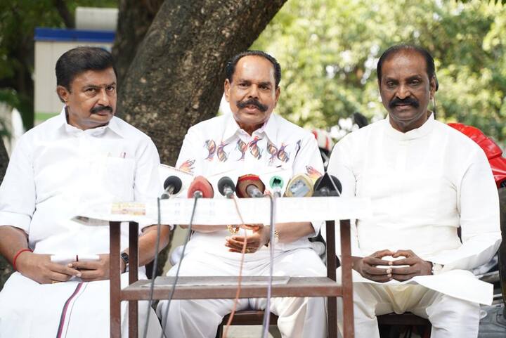 “என் வாழ்க்கையின் உயர்வுக்கு முக்கிய பங்களித்த இந்த சத்யா ஸ்டியோவில் ஜெண்டில்மேன்- 2 படப்பிடிப்பு தொடங்கியதில் பெரு மகிழ்ச்சி அடைகிறேன்..’என்றார் தயாரிப்பாளர் கே.டி.குஞ்சுமோன்.