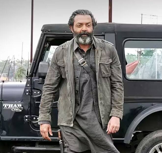 શક લાકા બૂમ બૂમ - 2007માં રિલીઝ થયેલી આ ફિલ્મમાં બોબી દેઓલે પણ નેગેટિવ રોલ કર્યો હતો. જેમાં તે સંગીતકારની ભૂમિકામાં હતો. આ ફિલ્મમાં તેની સાથે કંગના રનૌત પણ જોવા મળી હતી.