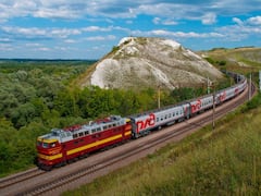 इन 5 ट्रेनों से होती है रेलवे को सबसे अधिक कमाई, इसके किराए में फ्लाइट से कर लेंगे सफर