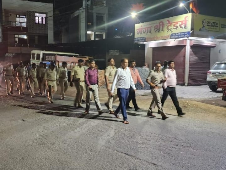 MP Election 2023 Code of Conduct Indore Collector Gives Police Training Regarding EVM Test with Question Paper ANN MP Election 2023: आचार संहिता लगते ही प्रशासन सक्रिय, अधिकारियों को दी जा रही ट्रेनिंग, फिर होगा टेस्ट