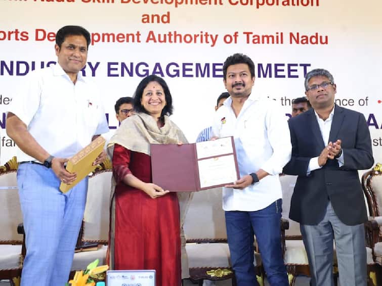 Naan Mudhalvan Scheme Tamil Nadu Employment Udhayanidhi Stalin Latest Tamil News Minister Udhayanidhi Stalin: ’நான் முதல்வன்’ மூலம் இளைஞர்களுக்கு வேலை வழங்கிய நிறுவனங்கள்: அமைச்சர் உதயநிதி பாராட்டு