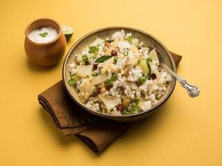 नवरात्रि के व्रत में ऐसे बनाएं साबूदाने की खिचड़ी, टेस्टी और हेल्दी होने के साथ-साथ बहुत ही खिली खिली बनेगी फलाहारी खिचड़ी