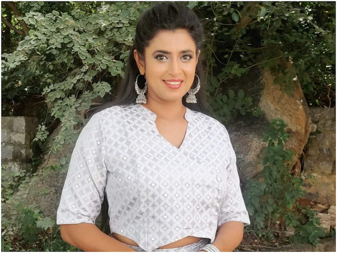 Kasthuri Shankar comments on leo trailer controversy Kasthuri Shankar: ‘లియో’ మూవీలో బూతులపై నటి కస్తూరి హాట్ కామెంట్స్ - విజయ్‌పై సెటైర్లు