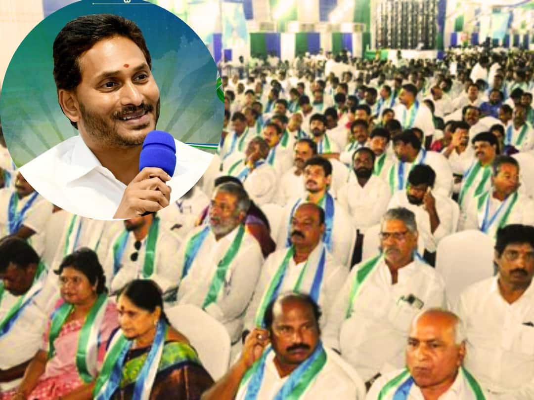 AP CM Jagan sketch to ensure that YSRCP leaders at people till Ap Assembly elections 2023 ఆరు నెలల పాటు వైసీపీ లీడర్లు బిజీబిజీ, గెలుపే లక్ష్యంగా జగన్ ప్రణాళికలు