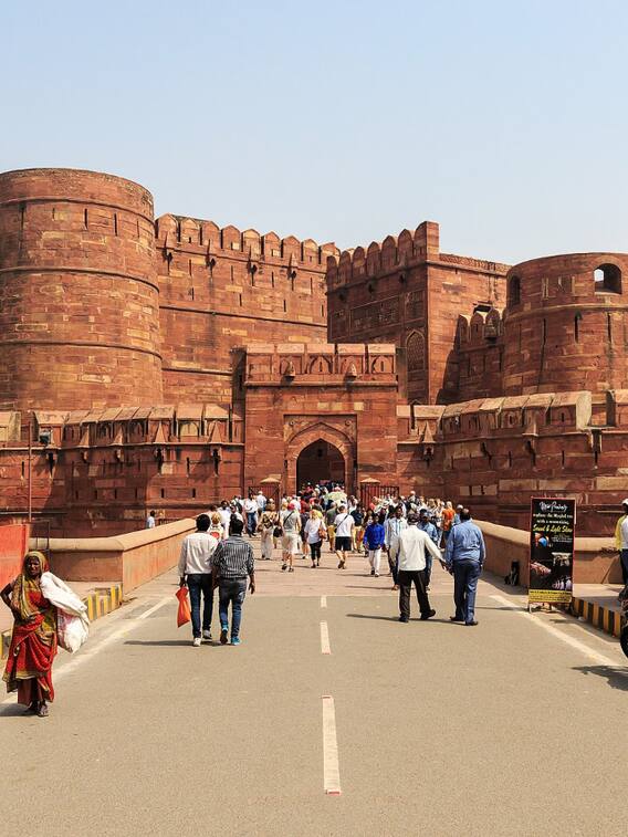 ये हैं UP के प्रमुख किले, डालें एक नजर