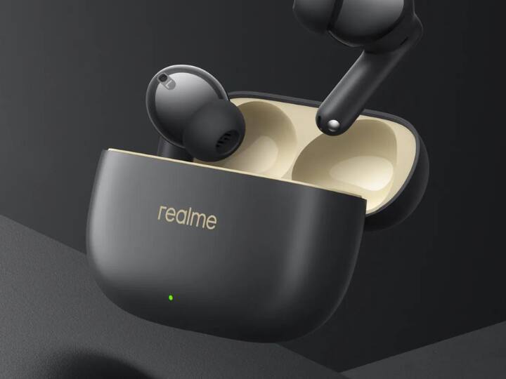 Realme Buds T300: इन ईयरबड्स की कीमत 1,999 रुपये है. इनमें आपको IP55 की रेटिंग धूल और पानी से बचाव के लिए मिलती है. ये ईयरबड्स 12.4mm डायनेमिक बेस ड्राइवर और 30dB एक्टिव नॉइज़ कैंसलेशन के साथ आते हैं.