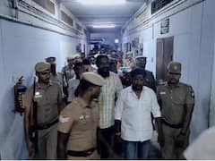 Crime: மாநகராட்சி துப்புரவு பணியாளர் கொலை வழக்கு: ஒரே குடும்பத்தைச் சேர்ந்த 4 பேர் உட்பட 8 பேருக்கு ஆயுள்!