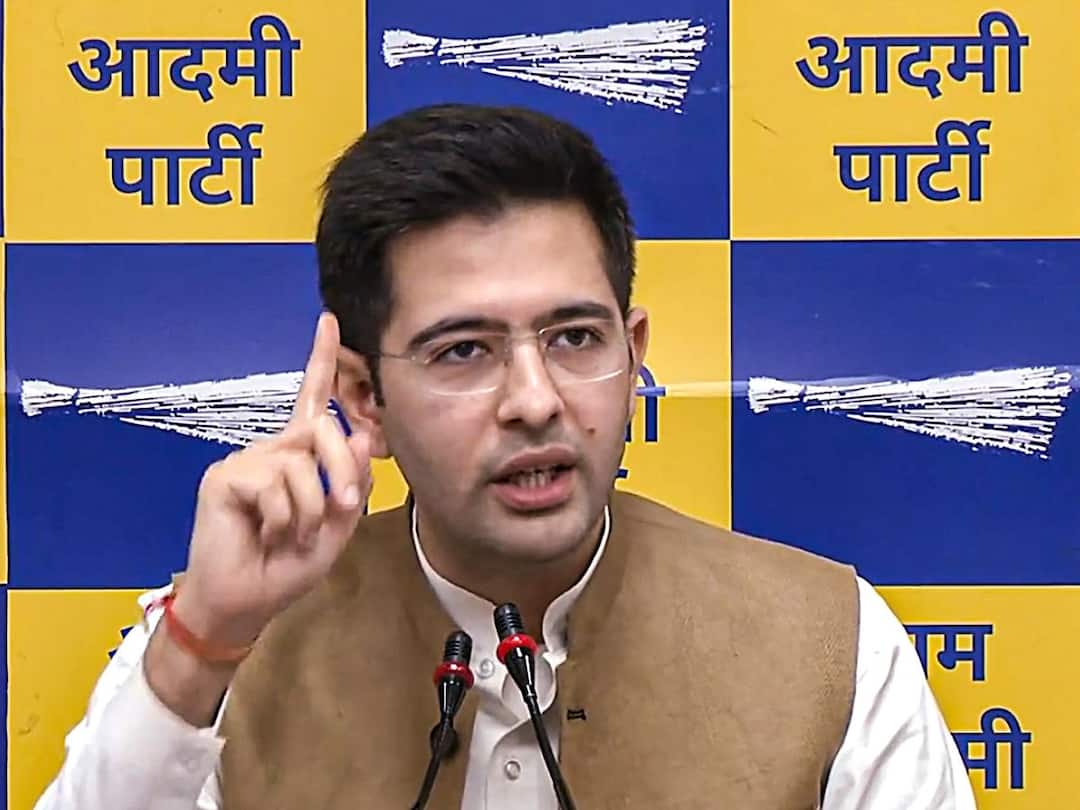 AAP MP Raghav Chadha Moves Delhi HC Against Court Order To Evict Him From Bungalow raghav chadha bungalow row aap mp moves delhi hc against court over evicting him rajya sabha secretariat AAP MP Raghav Chadha Moves Delhi HC Against Court Order To Evict Him From Bungalow