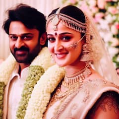 Prabhas और Anushka Shetty की AI ने करवा दी शादी,  बेटी को गोद में लिए फोटोज हुए वायरल