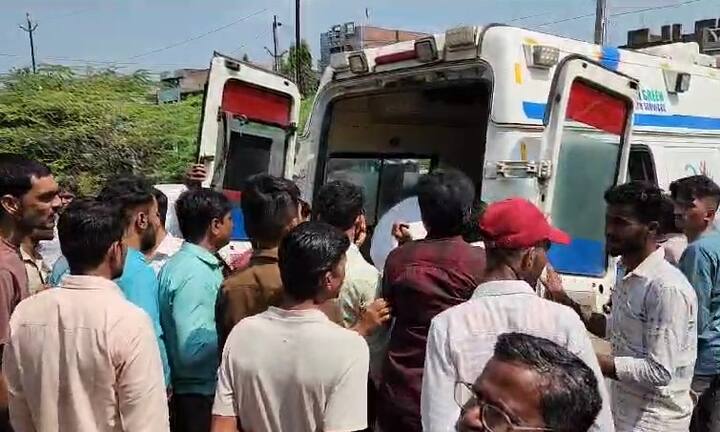 An opposition leader of Sahera Taluka Panchayat was Attacked by unknown persons Panchmahal : શહેરા તાલુકા પંચાયતના વિરોધ પક્ષના નેતા પર અજાણ્યા શખ્સોએ તલવારથી જીવલેણ હુમલો કર્યો