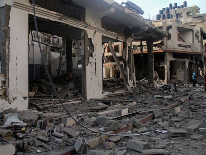 The large-scale surprise attack has had a devastating toll, with more than 1,200 reported dead in Israel, as stated by public broadcaster Kan. In retaliation, Israel launched lethal airstrikes on Gaza, resulting in a death toll of at least 900 people.