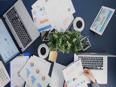 Financial Planning Tips: વર્કિંગ વુમન નોકરી દરમિયાન આ રીતે કરે ફાયનાન્સિયલ પ્લાનિંગ, પૈસાની નહીં પડે તંગી