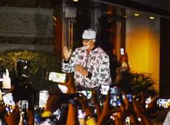 Amitabh Bachchan Birthday: અમિતાભ બચ્ચને રાત્રે ફેન્સ સાથે ઉજવ્યો જન્મદિવસ, 'જલસા'ની બહાર આવી માન્યો આભાર