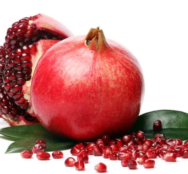 ਅਨਾਰ ਇੱਕ ਅਜਿਹਾ ਫਲ ਹੈ ਜਿਸ ਵਿੱਚ ਤਣਾਅ ਅਤੇ ਚਿੰਤਾ ਭਾਵ ਡਿਪ੍ਰੈਸ਼ਨ ਨੂੰ ਘੱਟ ਕਰਨ ਵਾਲੇ ਕਾਰਗਰ ਗੁਣ ਹੁੰਦੇ ਹਨ। ਅਨਾਰ ਵਿੱਚ ਮੌਜੂਦ ਵਿਟਾਮਿਨ, ਮਿਨਰਲਸ ਅਤੇ ਐਂਟੀਆਕਸੀਡੈਂਟ ਨਾ ਸਿਰਫ਼ ਸਰੀਰਕ ਤਣਾਅ ਨੂੰ ਘੱਟ ਕਰਦੇ ਹਨ ਸਗੋਂ ਮਾਨਸਿਕ ਤਣਾਅ ਅਤੇ ਚਿੰਤਾ ਨੂੰ ਦੂਰ ਕਰਨ ਵਿੱਚ ਵੀ ਮਦਦ ਕਰਦੇ ਹਨ।