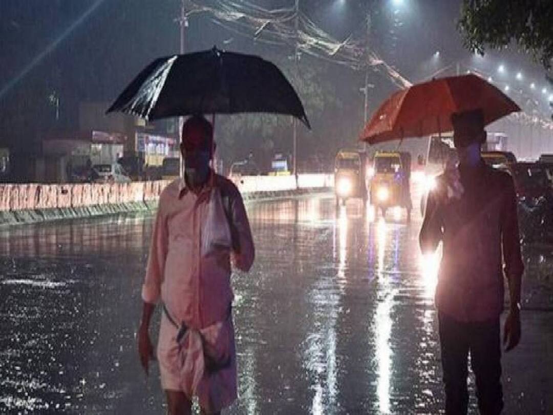 TN Rain Alert: தமிழ்நாட்டில் இன்றும் நாளையும் செம்ம மழை இருக்கு.. எந்தெந்த மாவட்டங்களில்? இன்றைய வானிலை நிலவரம்.. According to the Meteorological Department, heavy rain is likely to occur in 13 districts of Tamil Nadu today and 3 districts tomorrow. TN Rain Alert: தமிழ்நாட்டில் இன்றும் நாளையும் செம்ம மழை இருக்கு.. எந்தெந்த மாவட்டங்களில்? இன்றைய வானிலை நிலவரம்..