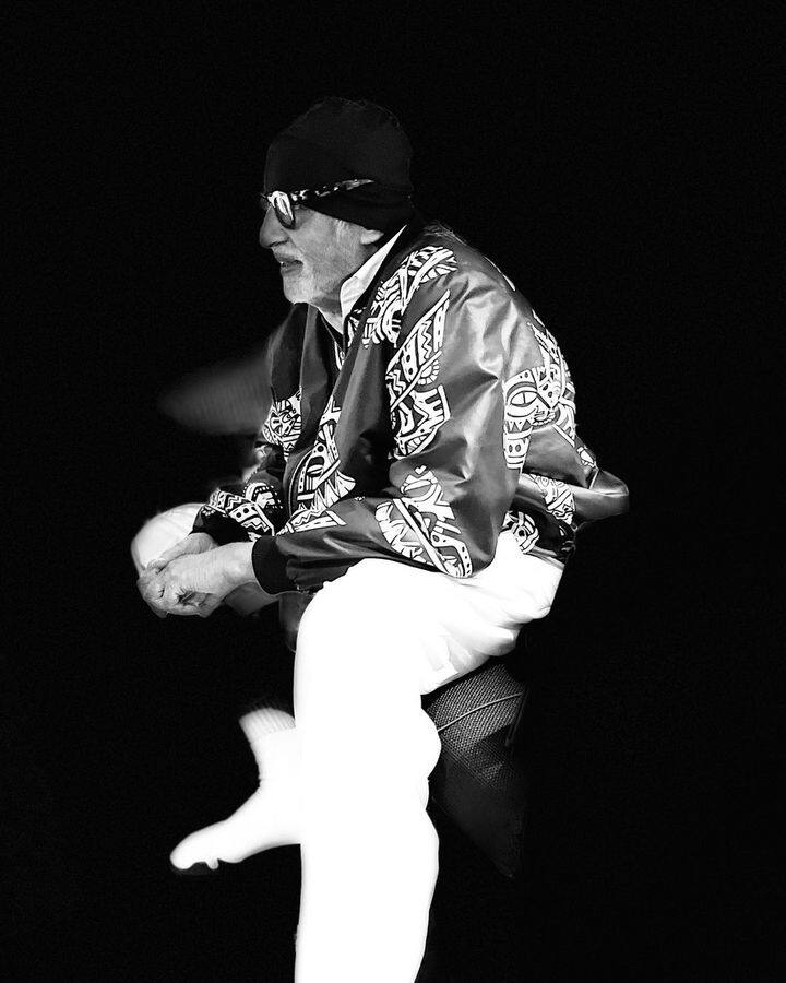 दोघांच्या कथा ऐकायला आणि सांगायला लोकांना मजा येते.