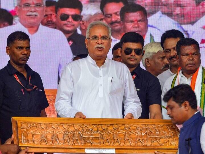 एबीपी न्यूज़ और सी-वोटर के सर्वे में राज्य की 45 प्रतिशत जनता सीएम भूपेश बघेल को फिर से कुर्सी पर देखना चाहती है.