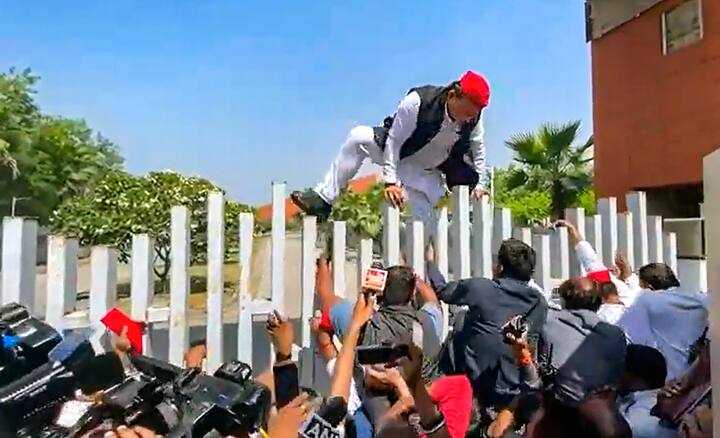 लखनऊ में समाजवादी चिंतक और विचारक जय प्रकाश नारायण की जंयती पर बुधवार को एलडीए ने सपा के राष्ट्रीय अध्यक्ष अखिलेश यादव को जेपीएनआइसी जाने से रोकने की कोशिश की गई.