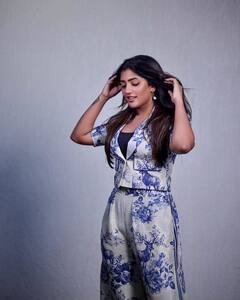 Eesha Rebba Photos : సినిమా ఫ్లాపైతే ఈషా రెబ్బా క్రేజ్ తగ్గుతుందా?