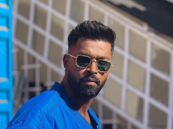 Happy Birthday Hardik Pandya: भारताचा स्टार ऑलराऊंडर हार्दिक पांड्या (Hardik Himanshu Pandya) आज त्याचा 30वा वाढदिवस साजरा करतोय. हार्दिक पांड्यानं आपल्या कारकिर्दीत अनेक मोठ्या विक्रमाला गवसणी घातलीय