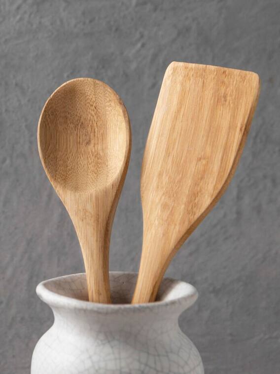 लकड़ी के चम्मच से खाना बनाना कितना सही है?