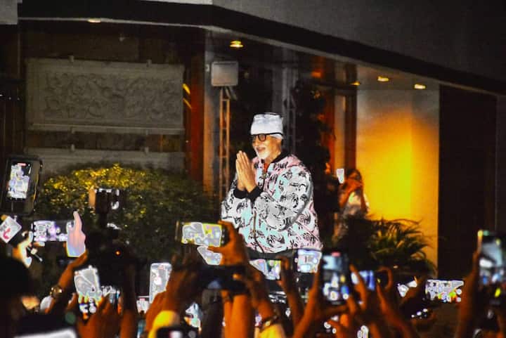 The actor, who turns 81 today, was dressed in a printed hoodie and a cap. Amitabh thanked his fans with folded hands.