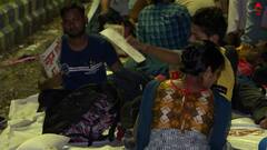 TET Protest : হাতে প্ল্যাকার্ড নিয়ে চাকরির দাবিতে রাতভর রাস্তায় চাকরিপ্রার্থীরা