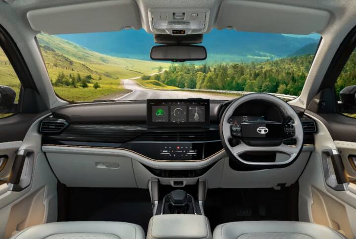 आतमध्ये, नवीन 12.3 इंच टचस्क्रीन आणि 10.25 इंच डिजिटल इन्स्ट्रुमेंट क्लस्टर आहे.