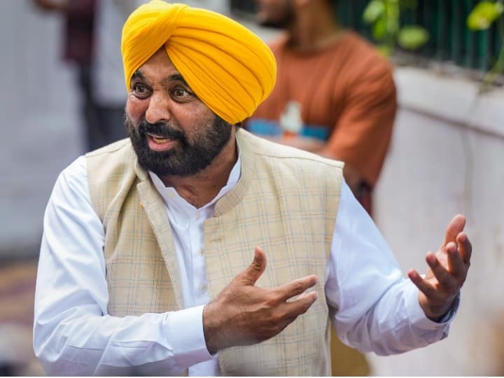 SYL Canal Issue Punjab CM Bhagwant Mann targets On Sunil Jakhar Sukhbir Singh Badal, Pratap Singh Bajwa and Amrinder Singh Raja Warring SYL Canal Dispute: एसवाईएल मुद्दे पर पंजाब में गरमाई सियासत, CM मान का विपक्ष पर निशाना, कहा- 'थोड़ी बहुत शर्म नाम...'