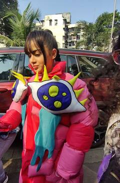 Uorfi Javed ने इस बार पहनी 'जादुई' ड्रेस, फ्लॉन्ट की नई हेयर स्टाइल, एक्ट्रेस का ऐसा अवतार पहले नहीं देखा होगा