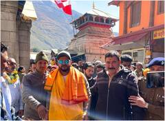 बदरीनाथ धाम पहुंचे क्रिकेटर सुरेश रैना ने की पूजा अर्चना, सोशल मीडिया पर शेयर किया ये वीडियो