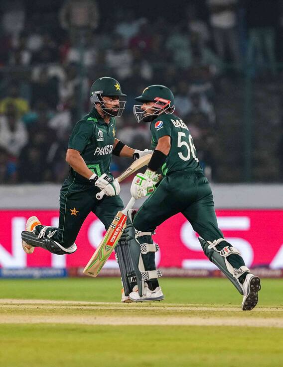 ৪ সেঞ্চুরির রাতে রেকর্ডের ছড়াছড়ি