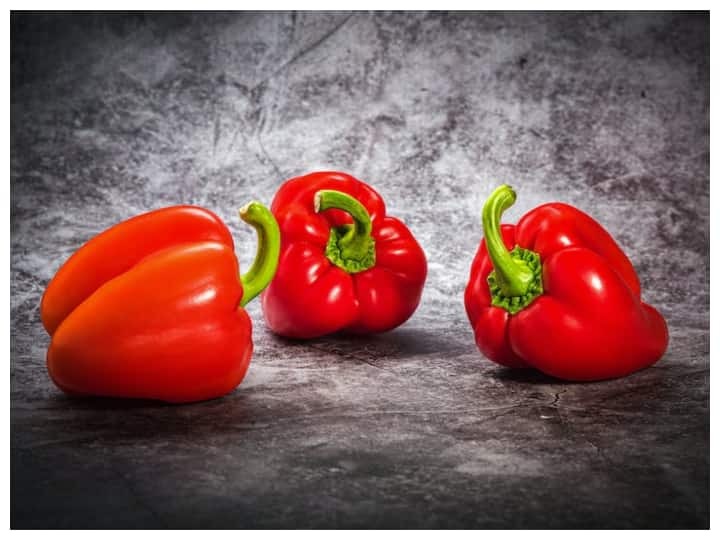 There are five colors of capsicum, know which one is most beneficial | પાંચ રંગનાં હોય છે કેપ્સીકમ, જાણો ક્યું મરચું સૌથી ફાયદાકારક છે?