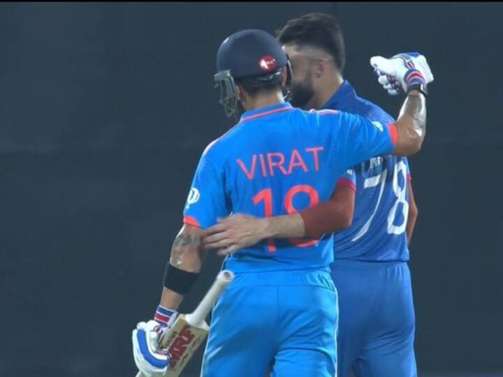 Virat Kohli asking crowd not to troll Naveen ul Haq IND vs AFG World Cup Sports News Watch: नवीन उल हक को ट्रोल कर रहे थे फैंस, विराट ने इस तरह मना कर जीता दिल; देखें वीडियो