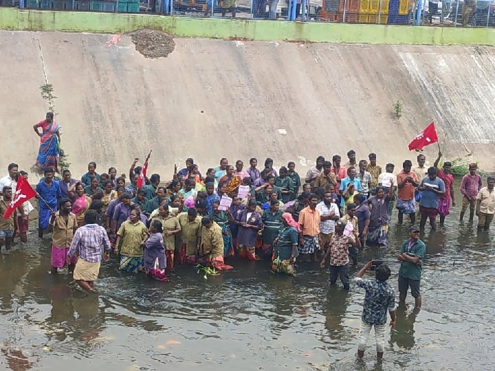 Salem Sanitation workers went down to the river to protest against various demands TNN தூய்மை பணியாளர்கள்  ஆற்றில்  இறங்கி போராட்டம் - சேலத்தில் பரபரப்பு