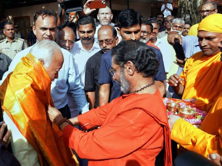 सूत्रों के मुताबिक, मोहन भागवत सात अक्टूबर से केरल में हैं. वह राज्य में आरएसएस के अखिल भारतीय नेताओं की बैठक के लिए पहुंचे हैं. यह मंदिर इस क्षेत्र में भगवान विष्णु को समर्पित प्रमुख मंदिरों में से एक है.