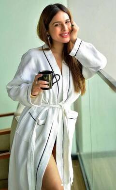 Neha Malik: ਨੇਹਾ ਮਲਿਕ ਨੇ ਬਾਥਰੋਬ ਪਾ ਕੇ ਸ਼ੇਅਰ ਕੀਤਾ ਬੋਲਡ ਫੋਟੋਸ਼ੂਟ, ਫੋਟੋਆਂ ਦੇਖ ਫੈਨਜ਼ ਕੇ ਹੋ ਗਏ ਦੀਵਾਨੇ