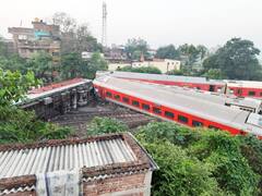 In Pics: 100 से 120 KM/H की रफ्तार से दौड़ रही थी नॉर्थ ईस्ट एक्सप्रेस, अचानक तेज आवाज, फिर बिखर गया सब कुछ