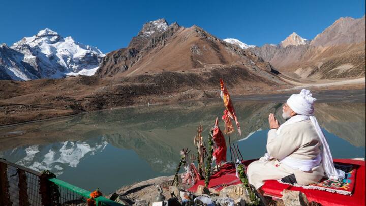 Parvati Kund Of Uttarakhand:পিথোরাগড়ের 'পার্বতী কুন্ড'-এ দর্শন এবং পুজো করলেন প্রধানমন্ত্রী নরেন্দ্র মোদি। বৃহস্পতিবার উত্তরাখণ্ড গিয়েছেন তিনি। একাধিক প্রকল্পের শিলান্যাস করার কথা তাঁর।