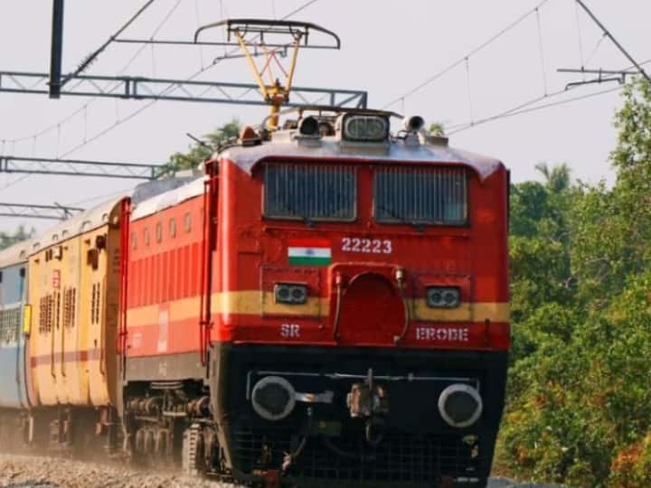 Sharadiya Navratri 2023 5 Pairs Of Trains At Maihar Station due to Navratri Fair Sharadiya Navratri 2023: मैहर स्टेशन पर 5 जोड़ी ट्रेनों का होगा अस्थाई ठहराव, देखें ट्रेन लिस्ट, डेट और टाइम टेबल जानिए