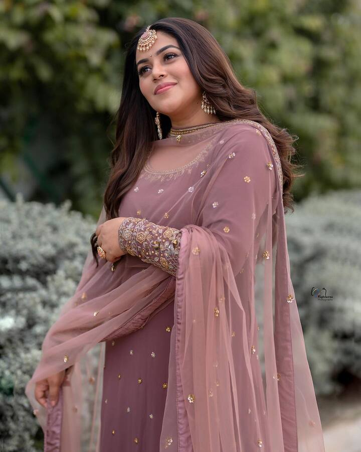 అందమైన పూర్ణ ఫోటోలు -Image credit: Shamna Kkasim/Instagram