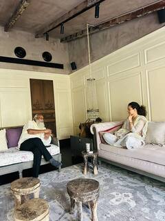 Kangana Ranaut Home Inside: मुंबई के इस महल जैसे घर में रहती हैं बॉलीवुड की बेबाक क्वीन, देखिए लिविंग से मंदिर तक की तस्वीरें