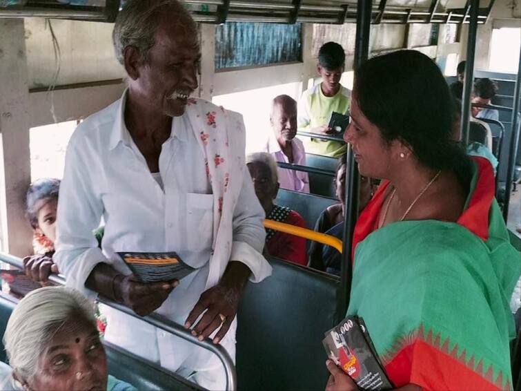 Ex Minister Paritala Sunitha campaigns in RTC Bus against YSRCP govt over Chandrababu arrest Paritala Sunitha: ఆర్టీసీ బస్సెక్కి పరిటాల సునీత ప్రచారం, వైసీపీకి వ్యతిరేకంగా కరపత్రాల పంపిణీ